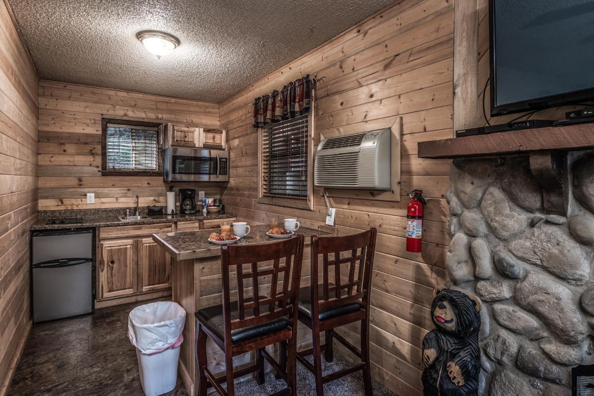 Upper Canyon Inn & Cabins Ruidoso Exterior photo